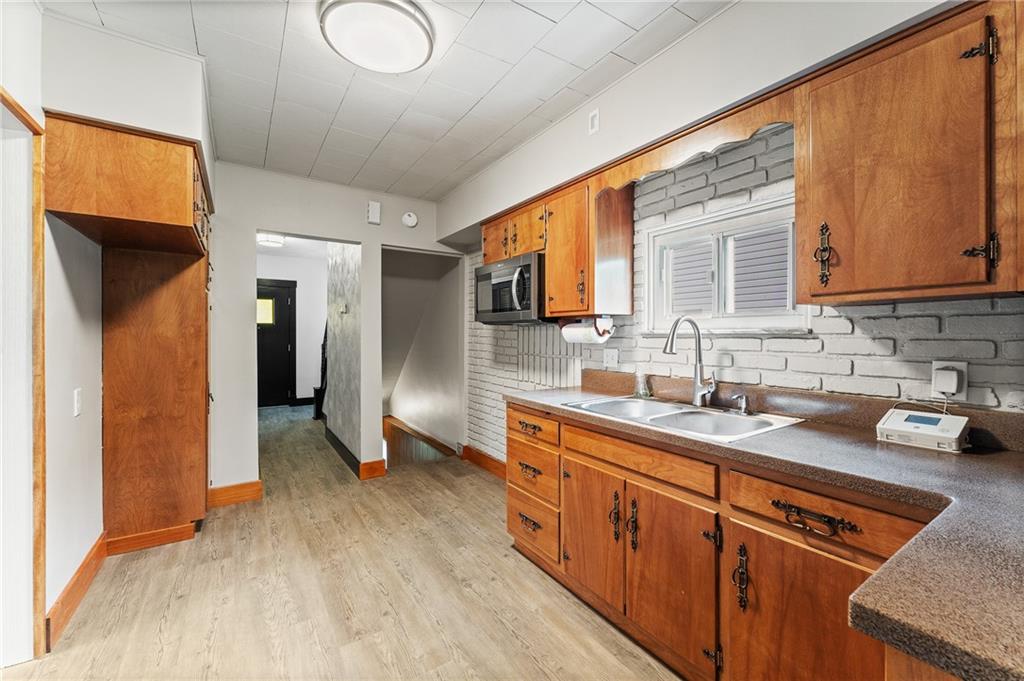 1823 Devonshire Road Coraopolis, PA 15108 - Photo 6 of 32 Gallery Image 6