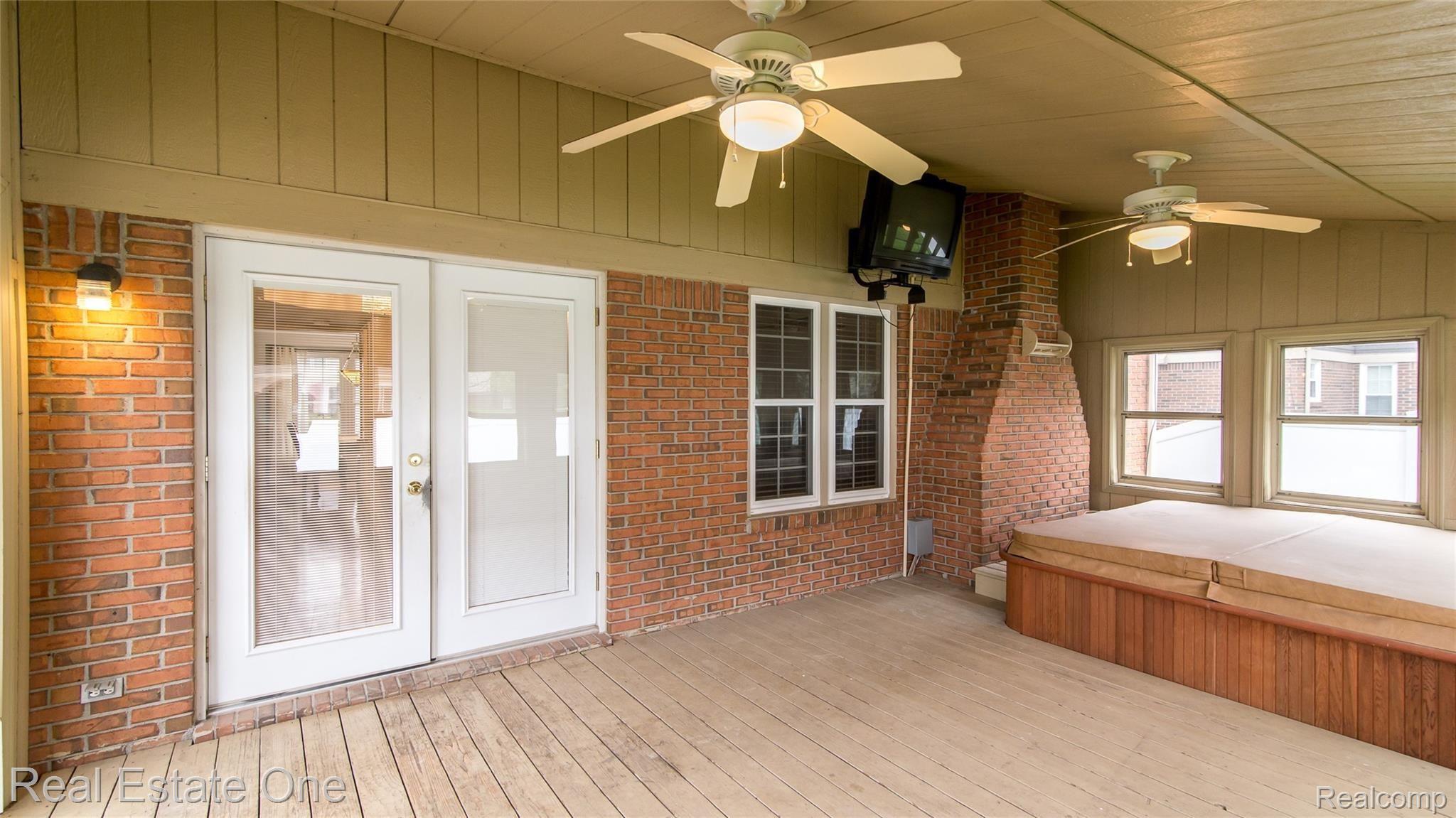 45669 Radnor Road Canton, MI 48187 - Photo 28 of 60 031_39.jpg