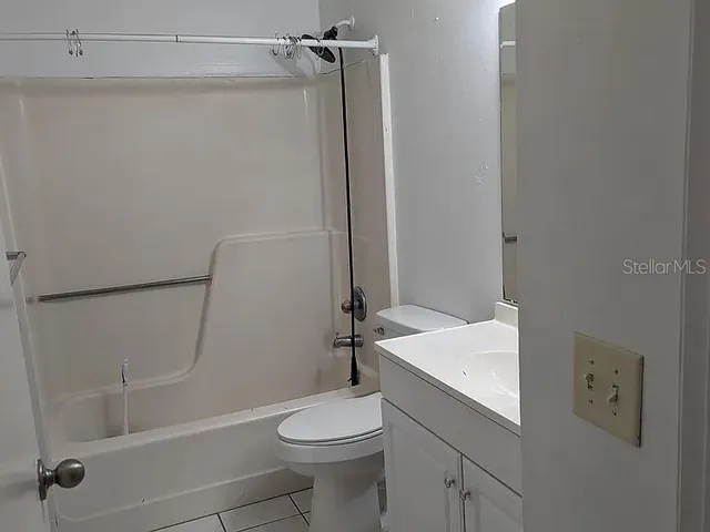 $329,900 | 5553 19th Street, Zephyrhills, FL 33542