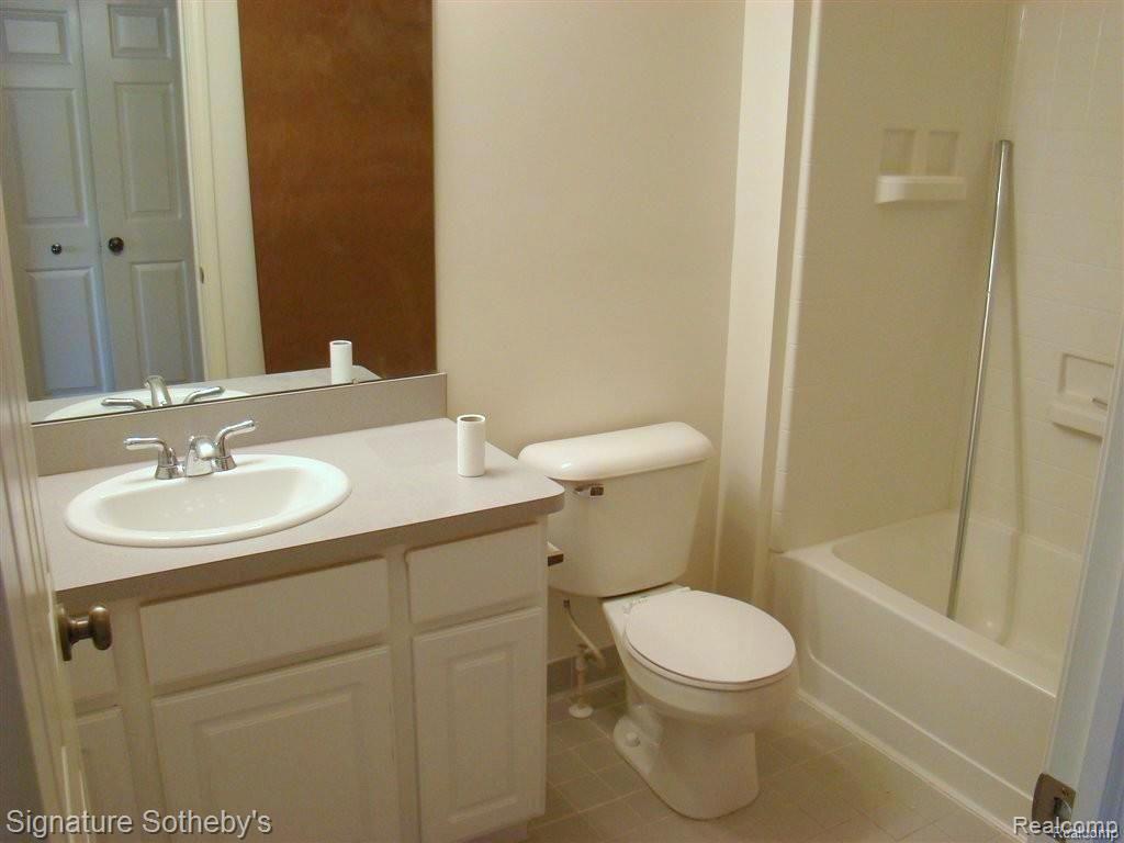 1464 Raliegh Place, Unit 110 Troy, MI 48084 - Photo 14 of 17
