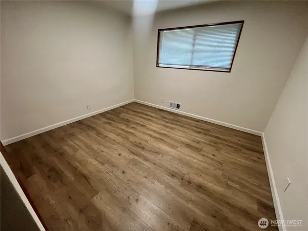 $3,000 | 15 L Street Northeast, Auburn, WA 98002