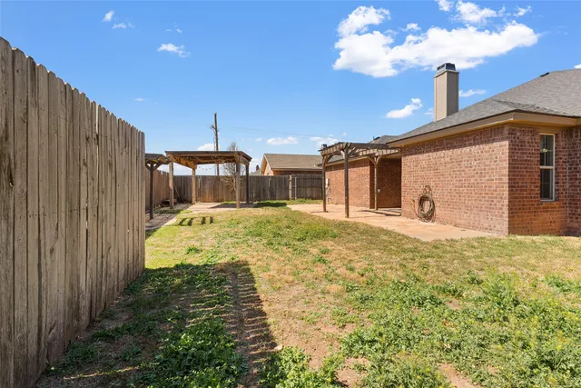 $2,400 | 6115 100th Street, Lubbock, TX 79424