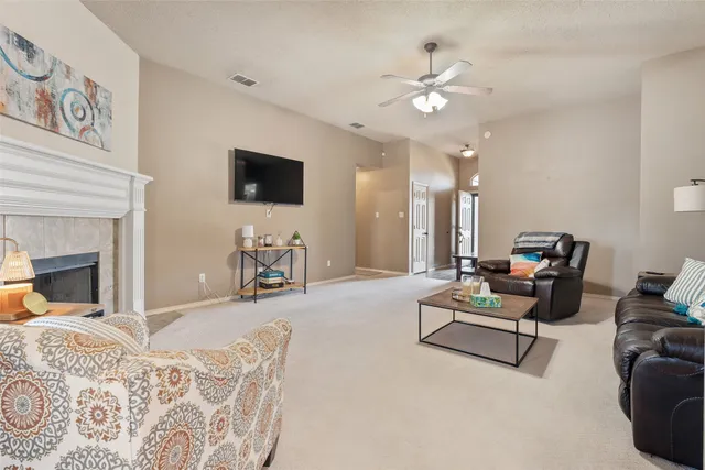 $2,400 | 6115 100th Street, Lubbock, TX 79424