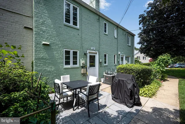 $439,900 | 2527 Holman Avenue, Unit 2514, Silver Spring, MD 20910