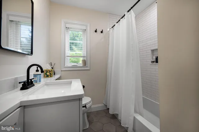 $439,900 | 2527 Holman Avenue, Unit 2514, Silver Spring, MD 20910