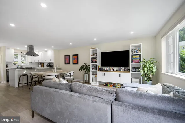 $439,900 | 2527 Holman Avenue, Unit 2514, Silver Spring, MD 20910