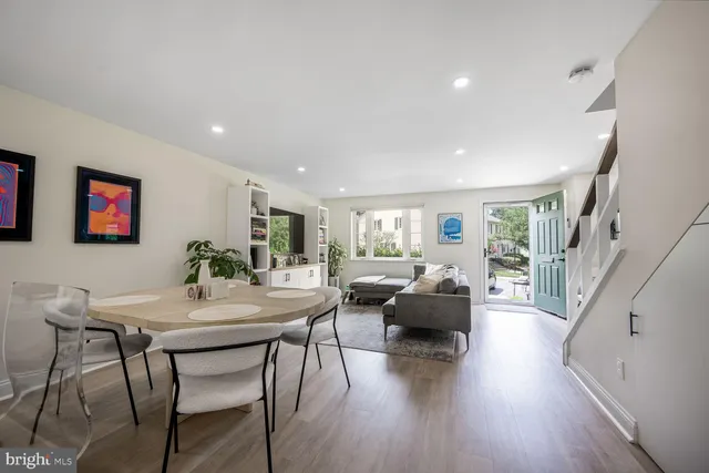 $439,900 | 2527 Holman Avenue, Unit 2514, Silver Spring, MD 20910