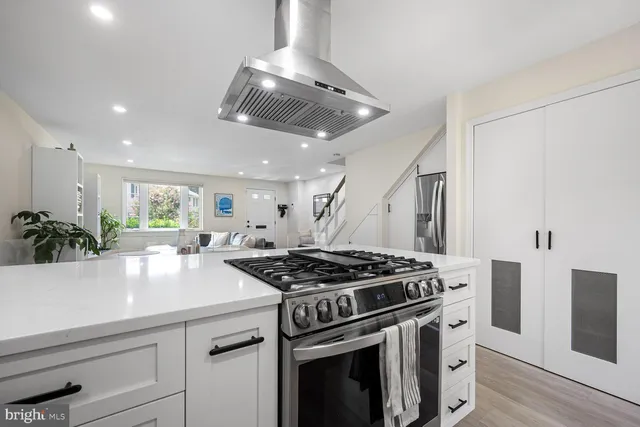 $439,900 | 2527 Holman Avenue, Unit 2514, Silver Spring, MD 20910