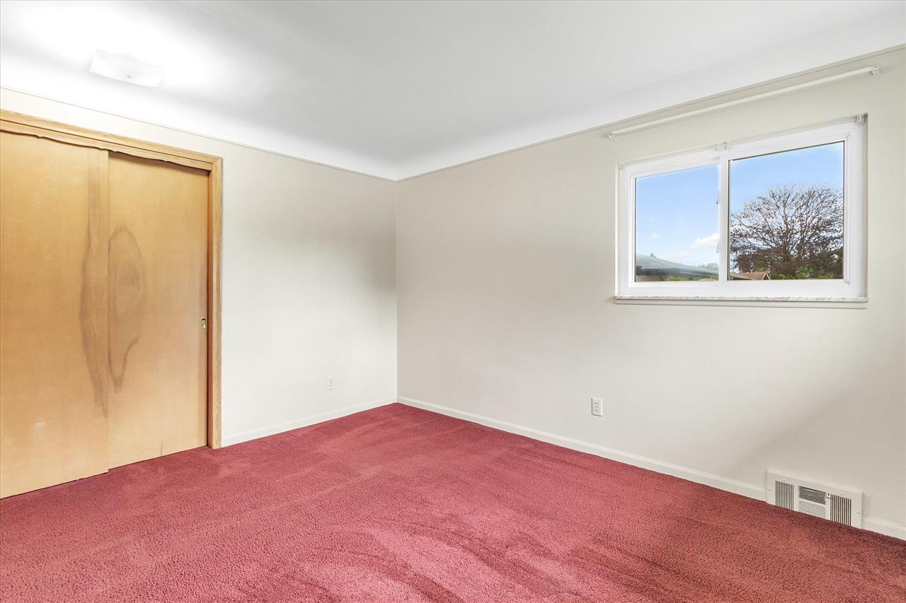 41655 Utica Road Sterling Heights, MI 48313 - Photo 28 of 43 50058720-27.JPG