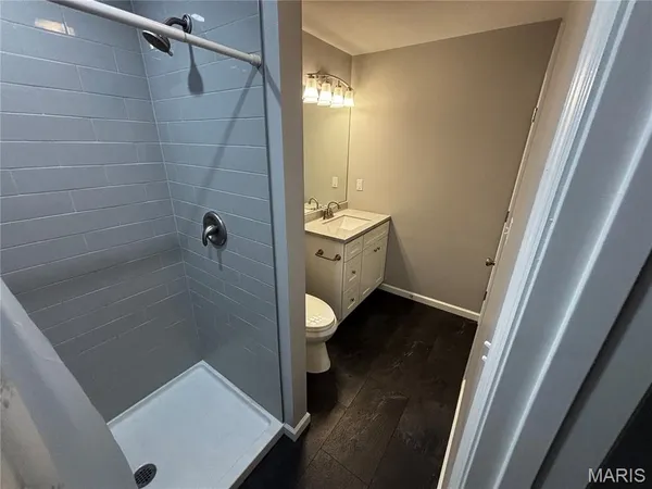 $59,900 | 1606 Willow Wren Court, Unit 305, Florissant, MO 63033