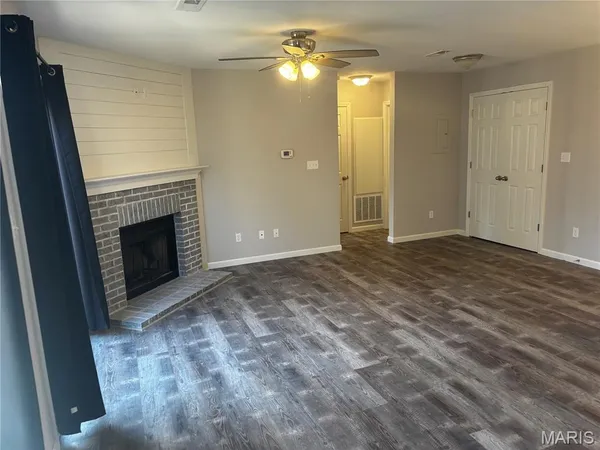 $59,900 | 1606 Willow Wren Court, Unit 305, Florissant, MO 63033