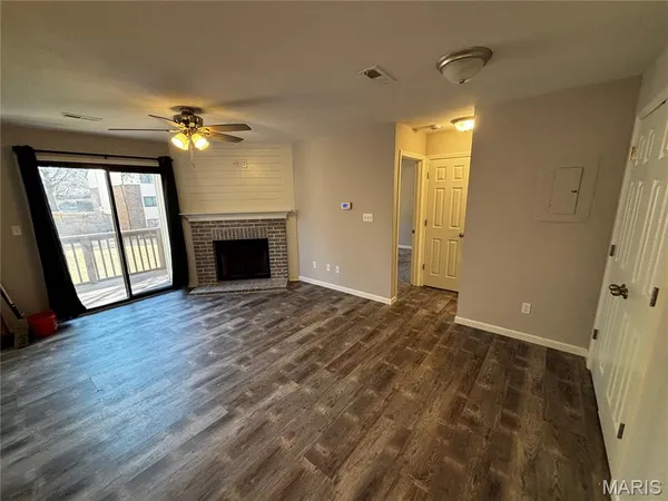 $59,900 | 1606 Willow Wren Court, Unit 305, Florissant, MO 63033
