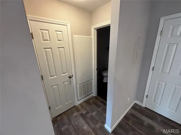 $59,900 | 1606 Willow Wren Court, Unit 305, Florissant, MO 63033