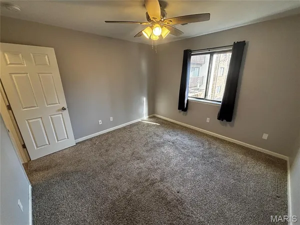 $59,900 | 1606 Willow Wren Court, Unit 305, Florissant, MO 63033