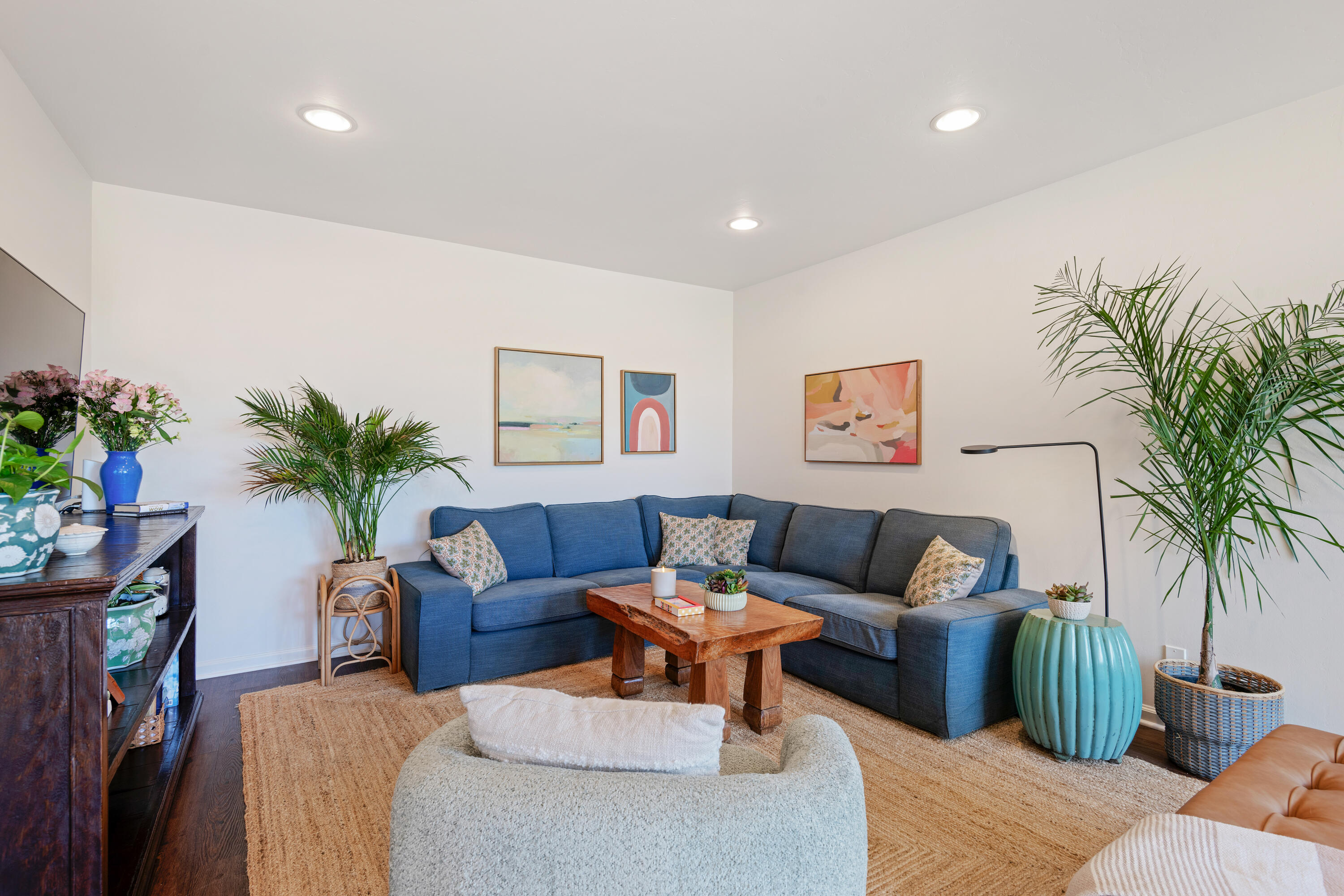 Undisclosed Address Santa Barbara, CA 93111 - Photo 6 of 20 a living room with furniture potted plant and a lamp