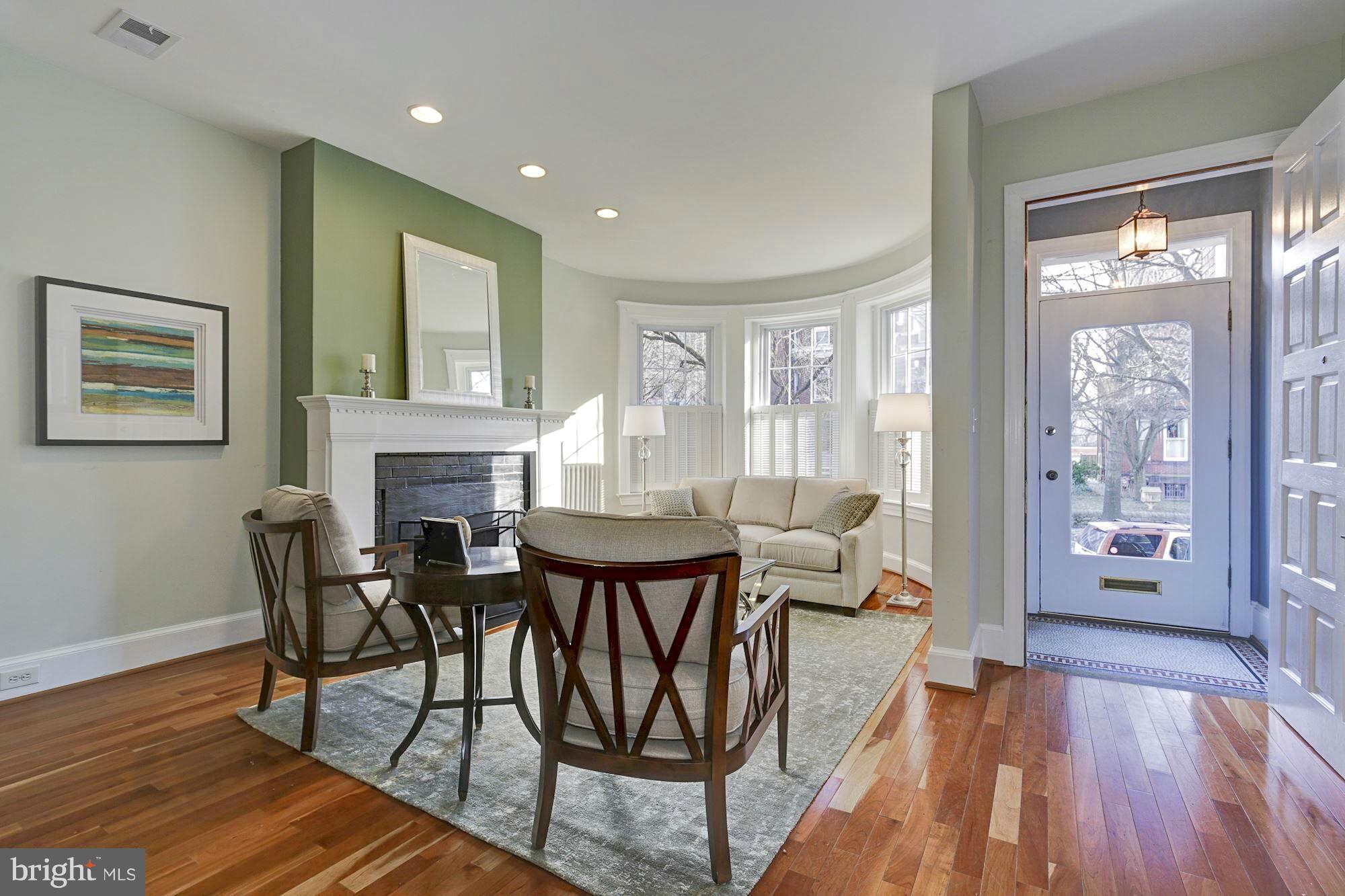 1751 Park Road Northwest Washington, DC 20010 - Photo 2 of 10 Living Room