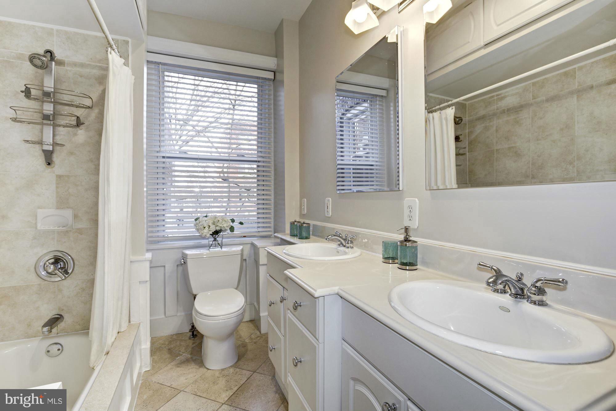 1751 Park Road Northwest Washington, DC 20010 - Photo 8 of 10 Bath
