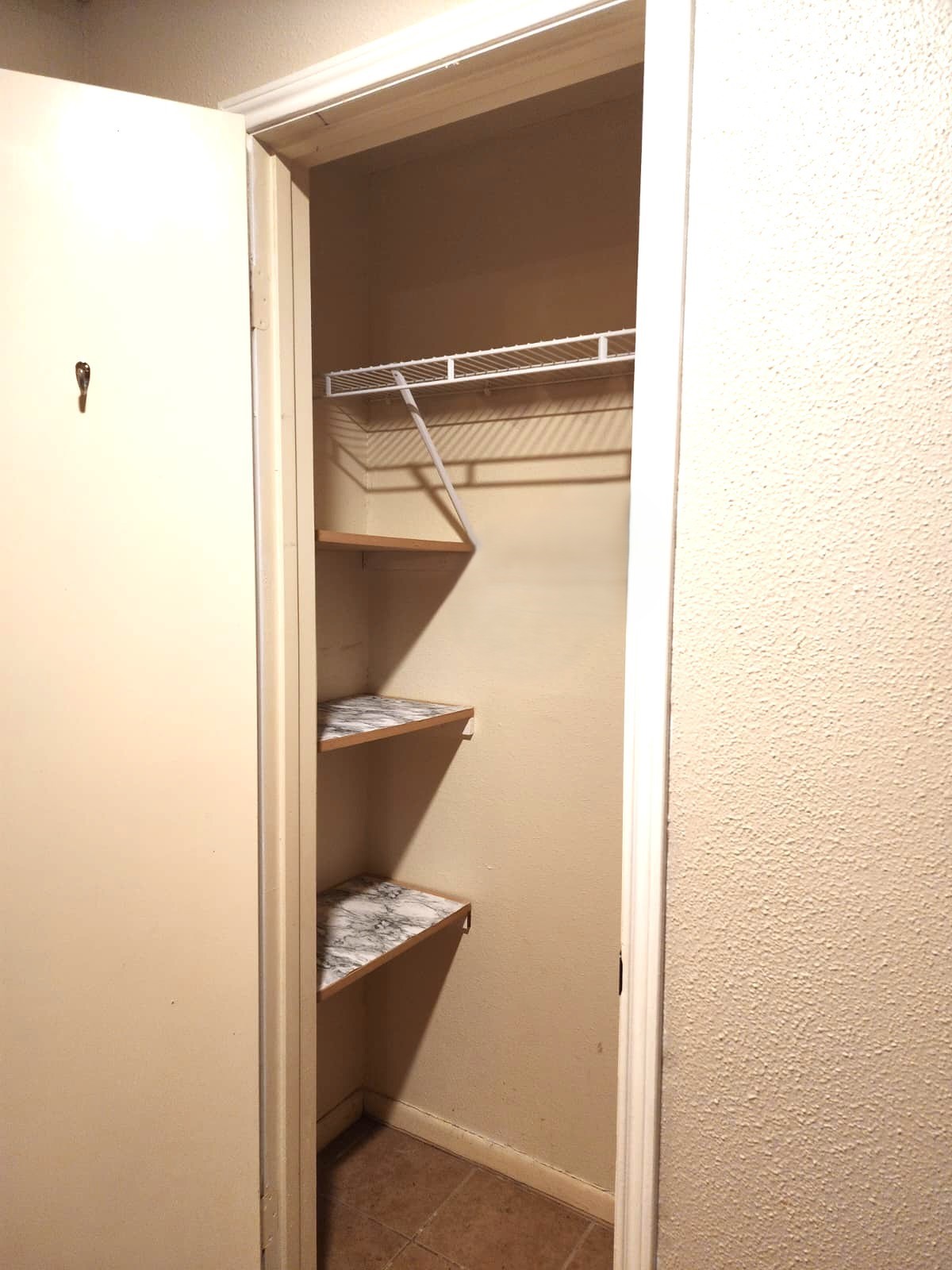 718 Silverpines Road Houston, TX 77062 - Photo 10 of 49 a view of an empty room