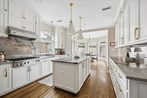 $1,290,000 | 4809 Evergreen Street, Bellaire, TX 77401