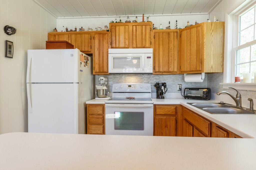 8 Hackelton Road Chamberlain, ME 04541 - Photo 14 of 28 Updated Tile Backsplash