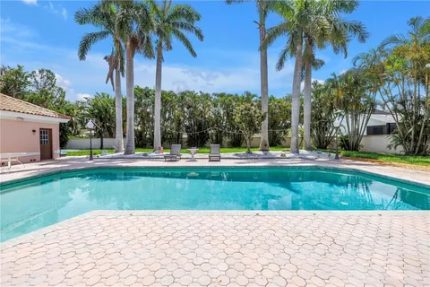 $3,350,000 | 4930 Sandpiper Lane South, St. Petersburg, FL 33711