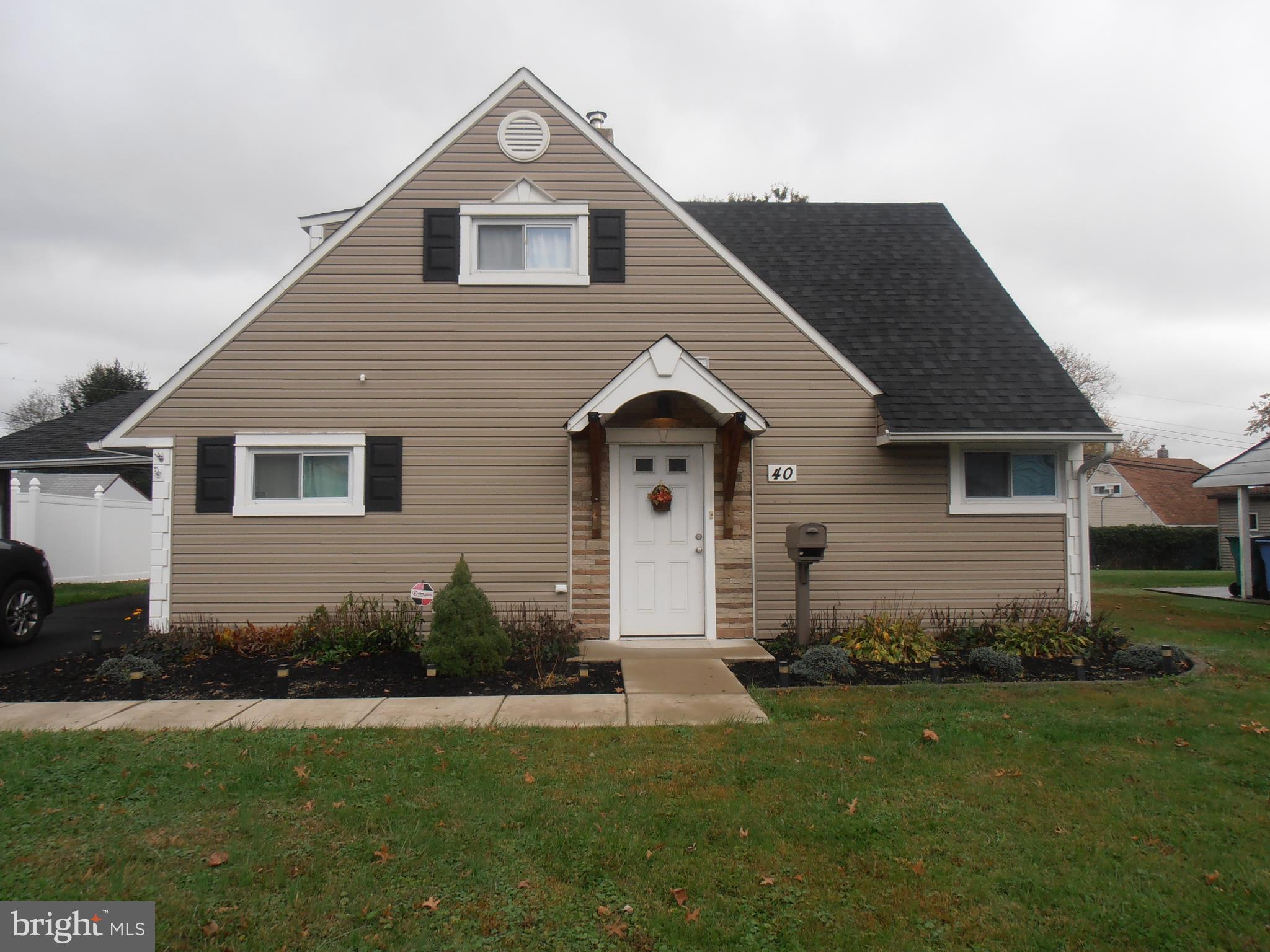 40 Ravine Lane Levittown, PA 19055 - Photo 1 of 20 Front of home