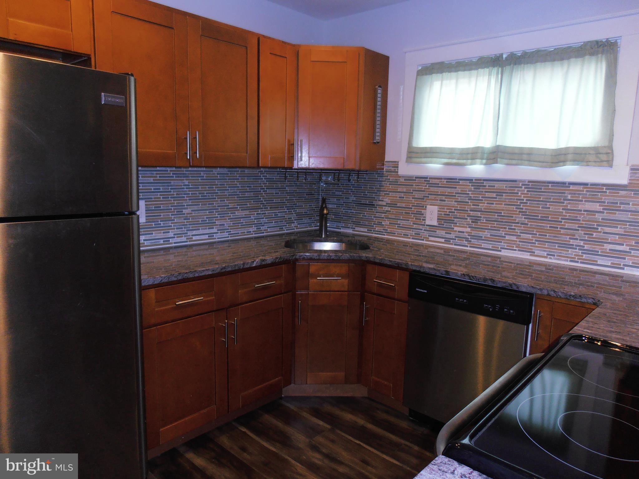 40 Ravine Lane Levittown, PA 19055 - Photo 3 of 20 Updated kitchen