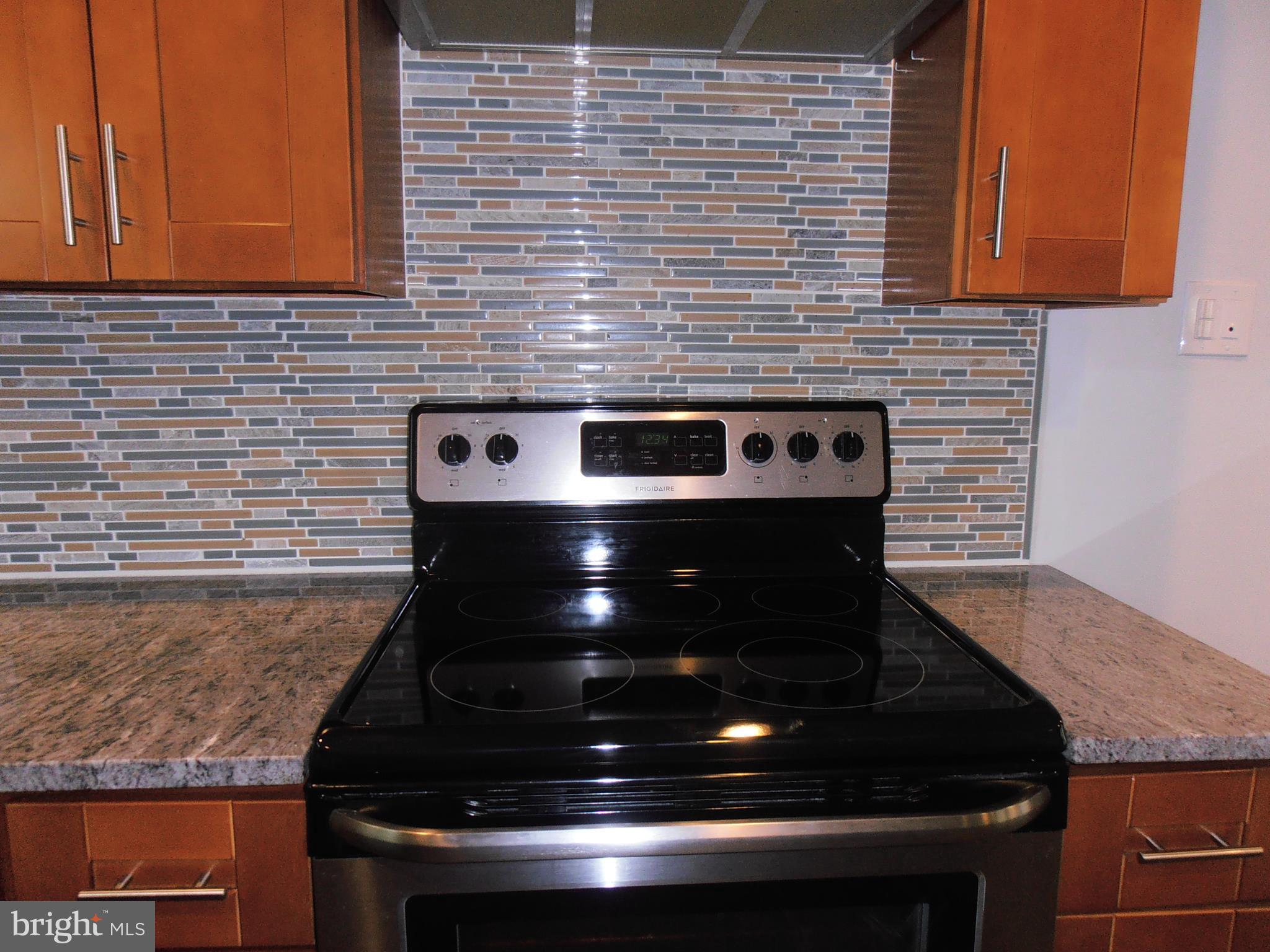 40 Ravine Lane Levittown, PA 19055 - Photo 4 of 20 Range/oven