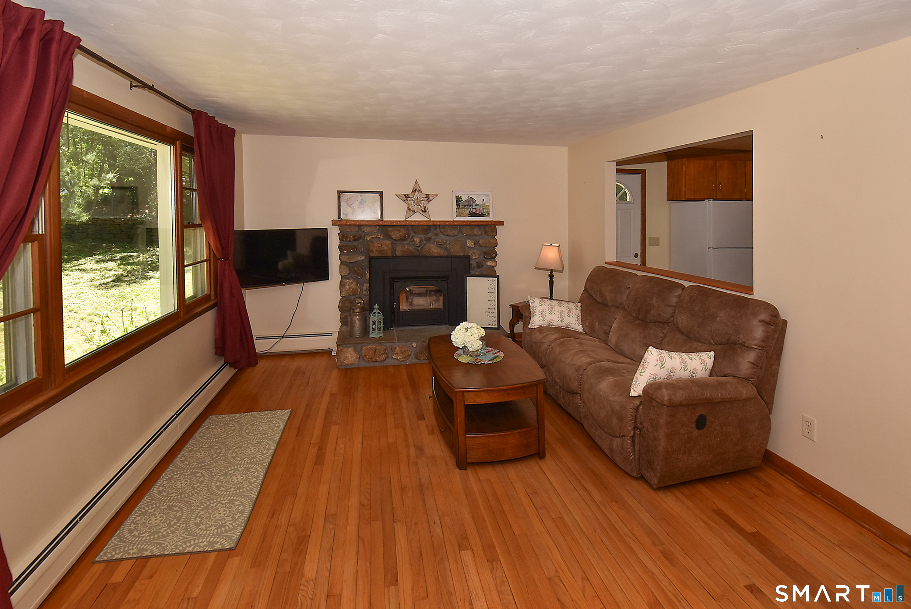 607 Old Post Road Tolland, CT 06084 - Photo 4 of 32
