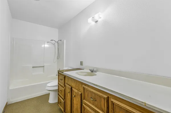 $1,600,000 | 5637 Jeddo Road, Waelder, TX 78959