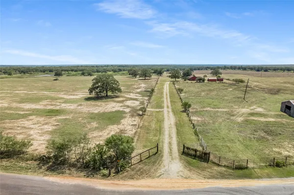 $1,600,000 | 5637 Jeddo Road, Waelder, TX 78959