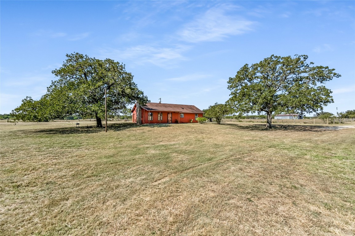 5637 Jeddo Road Waelder, TX 78959 - Photo 7 of 37