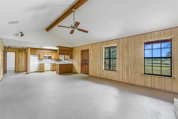 $1,600,000 | 5637 Jeddo Road, Waelder, TX 78959