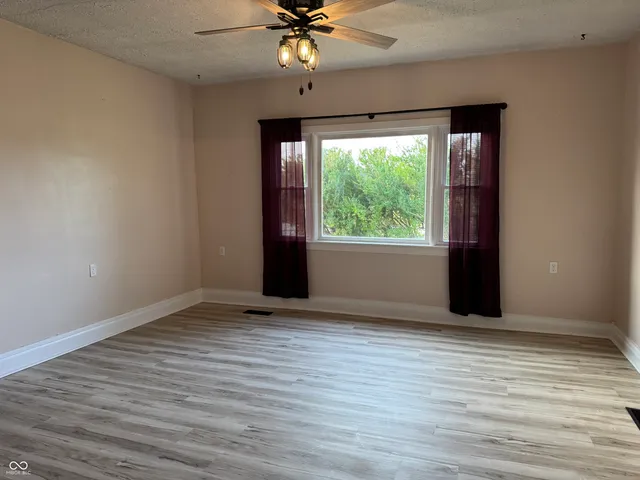 $219,000 | 1724 East 1000 South, Kingman, IN 47952