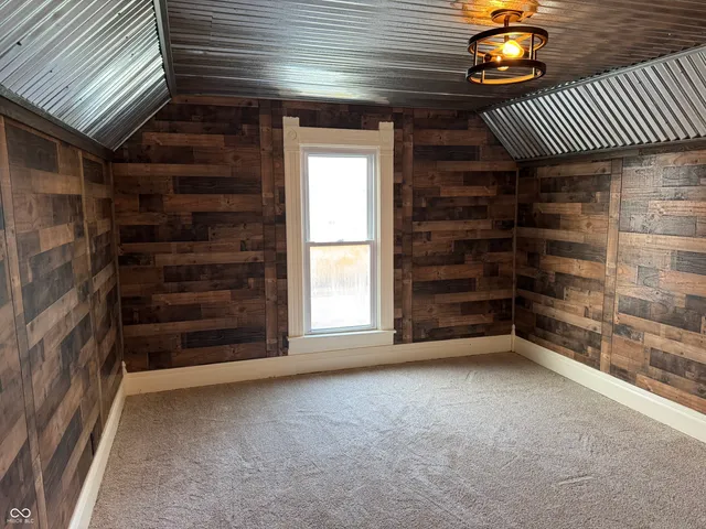 $219,000 | 1724 East 1000 South, Kingman, IN 47952