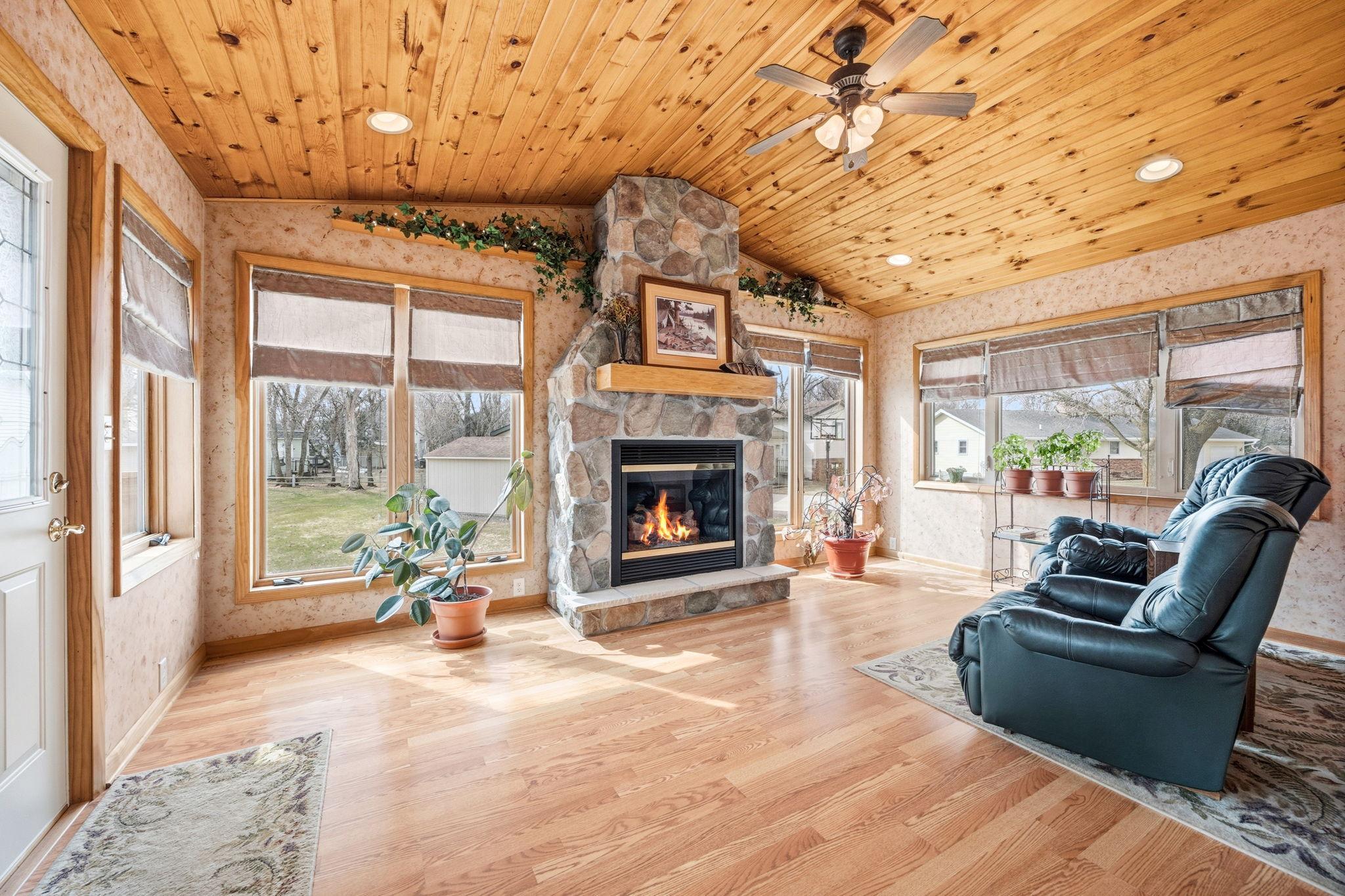 126 Madison Avenue Lester Prairie, MN 55354 - Photo 3 of 25