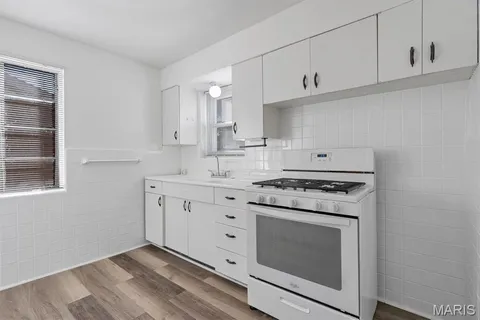 $165,000 | 1059 North And South Road, University City, MO 63130