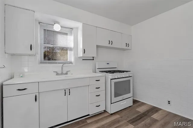 $165,000 | 1059 North And South Road, University City, MO 63130