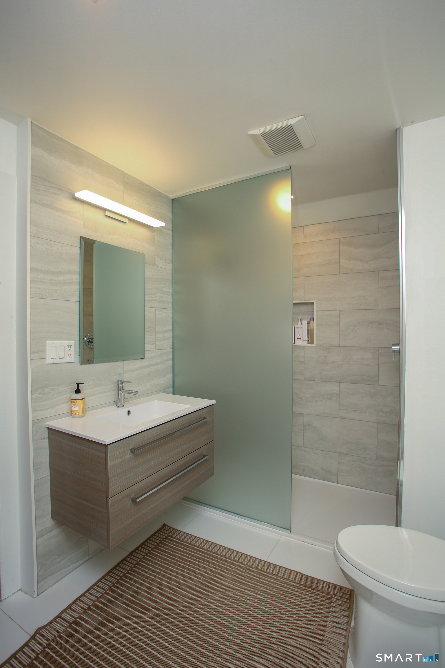 22 Under Mountain Road Salisbury, CT 06068 - Photo 19 of 24 Upstairs bath