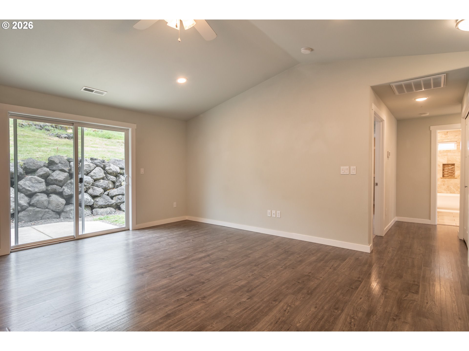 4509 Northeast Ridenour Street Winchester, OR 97495 - Photo 15 of 37