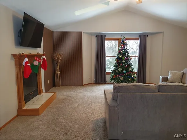 $349,900 | 109 Vantage Drive, Camillus, NY 13031