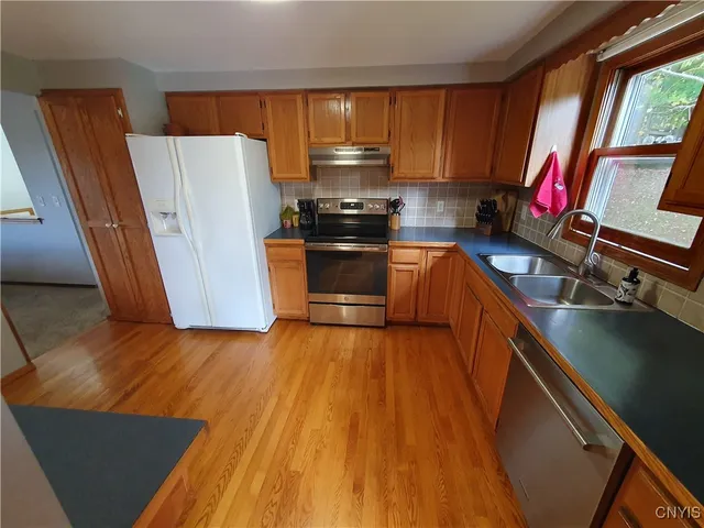 $349,900 | 109 Vantage Drive, Camillus, NY 13031