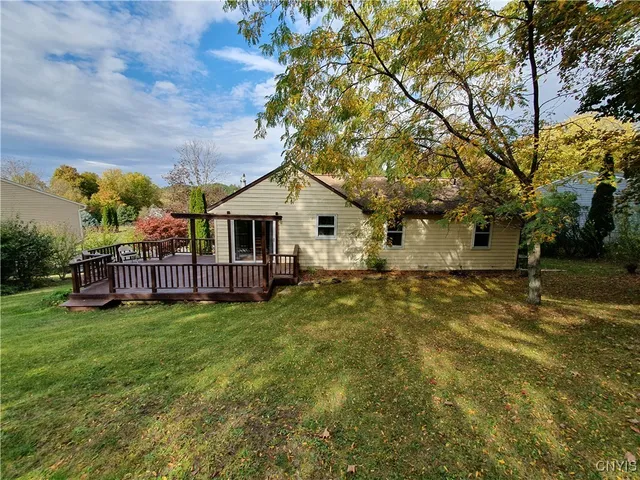 $349,900 | 109 Vantage Drive, Camillus, NY 13031