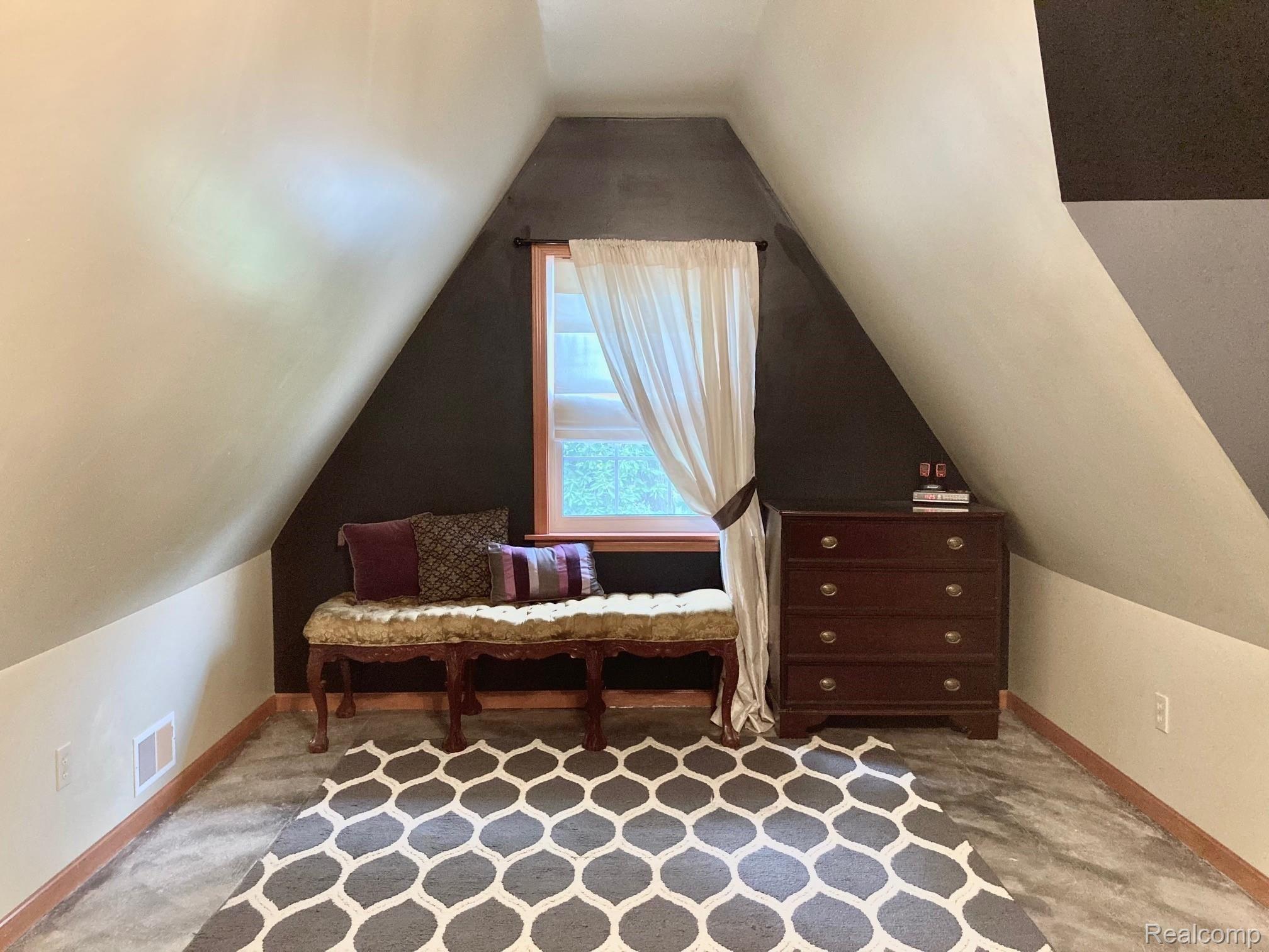 4493 Lapeer Road Burton, MI 48509 - Photo 19 of 39 19.jpg