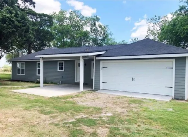 $1,850 | 1515 County Road 237, Ganado, TX 77962