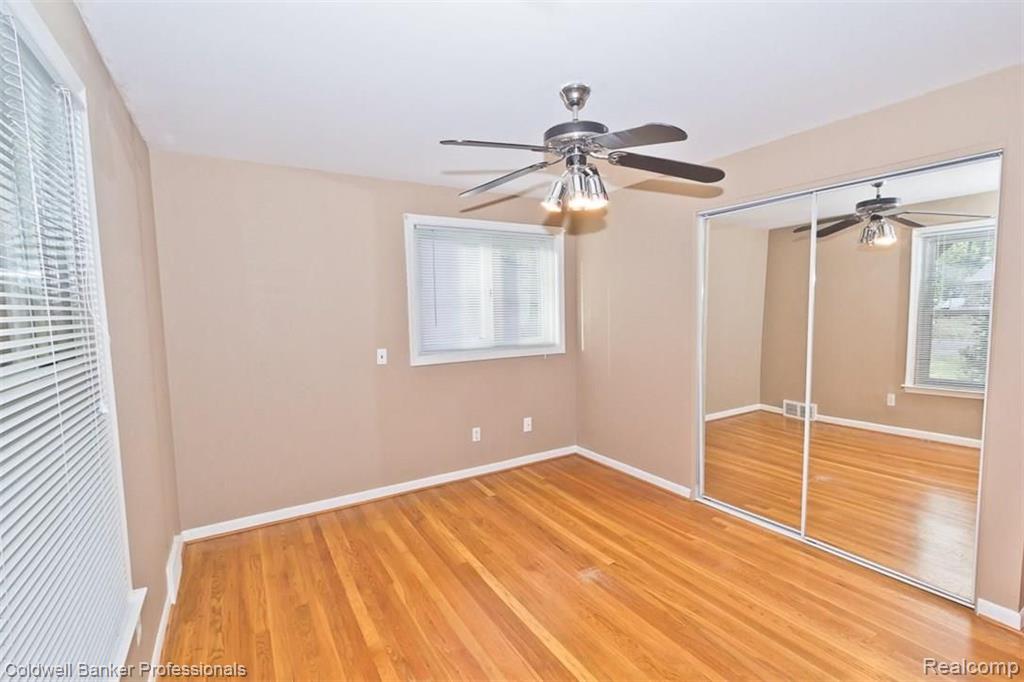 29327 Rambling Road Southfield, MI 48076 - Photo 18 of 21