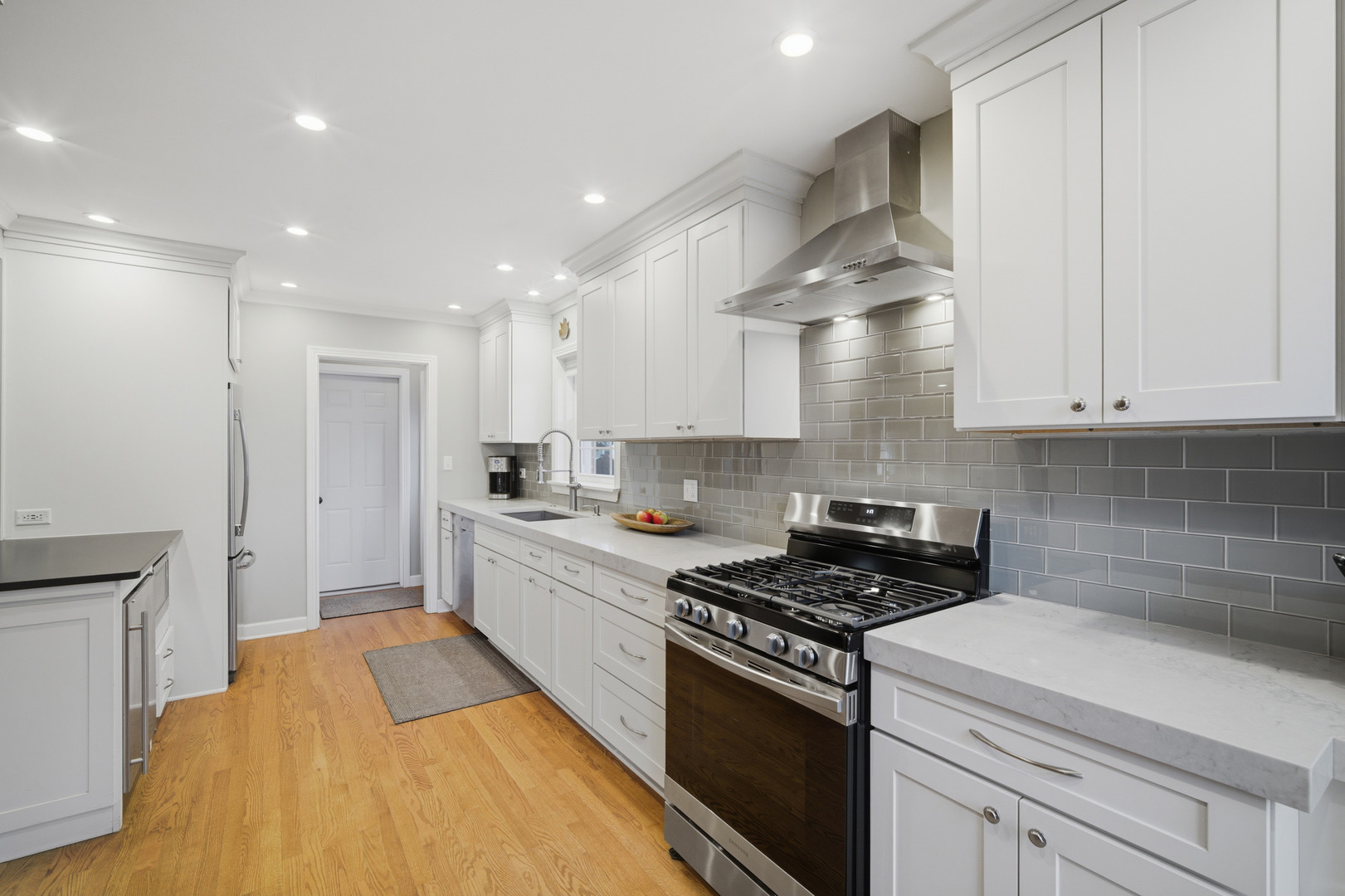 1319 Tyrell Avenue Park Ridge, IL 60068 - Photo 12 of 39