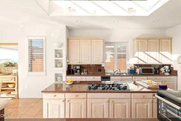 $14,000 | 1571 Mandalay Beach Road, Oxnard, CA 93035