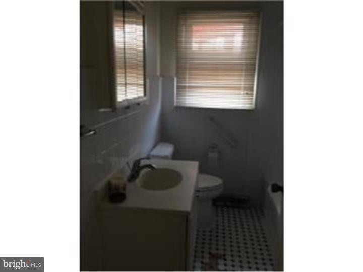 549 Fennel Road Monroeville, NJ 08343 - Photo 17 of 19 Bathroom