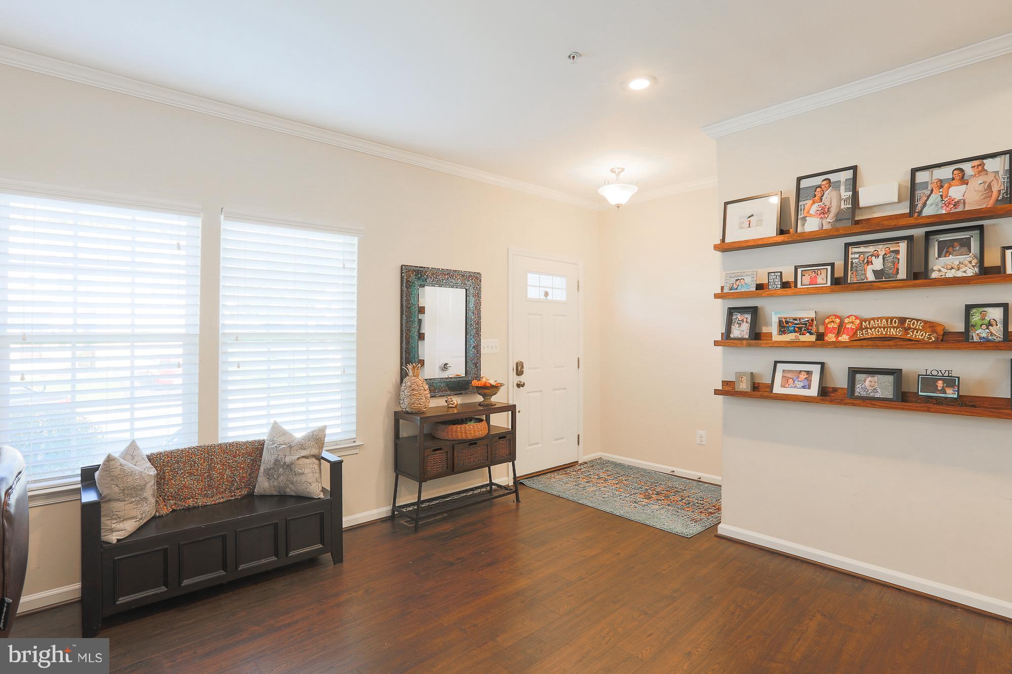 5625 Country Farm Road White Marsh, MD 21162 - Photo 4 of 30 Living Room